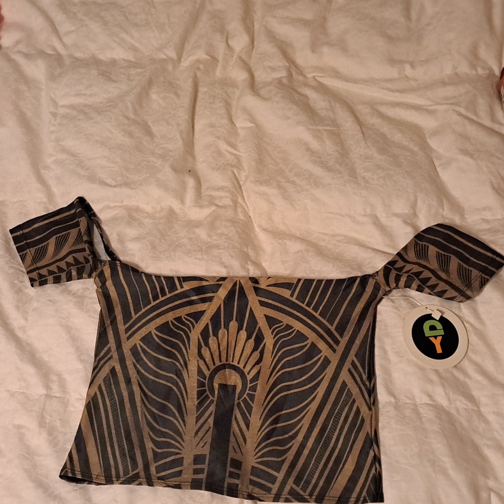 Yoga Democracy Elevate Empire off shoulder shirt, small, tan and charcoal